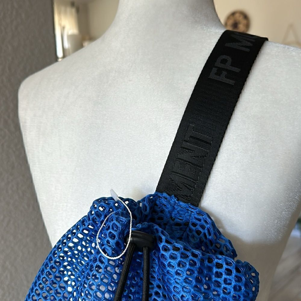 NWOT Free People Mesh Sling Royal Blue Double Bag Thick Band Crossbody Pouch - Picture 8 of 10